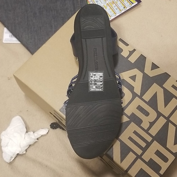 Lady's Riverland Infinite Sandals sizes 6,7,8,9,10 - Picture 3 of 4